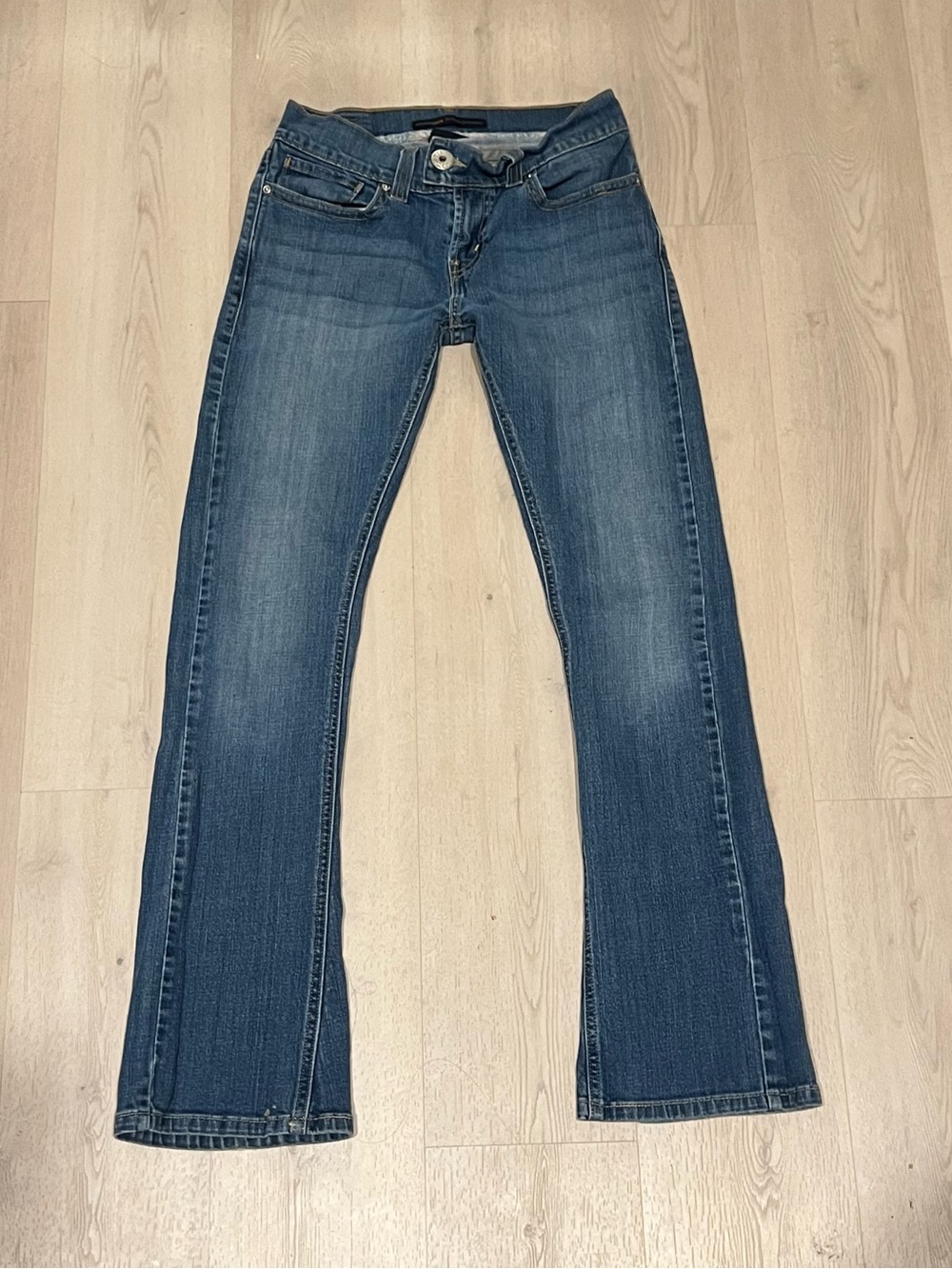 Y2K Levis women’s low rise jeans 542 Tilted Flare size 4 medium